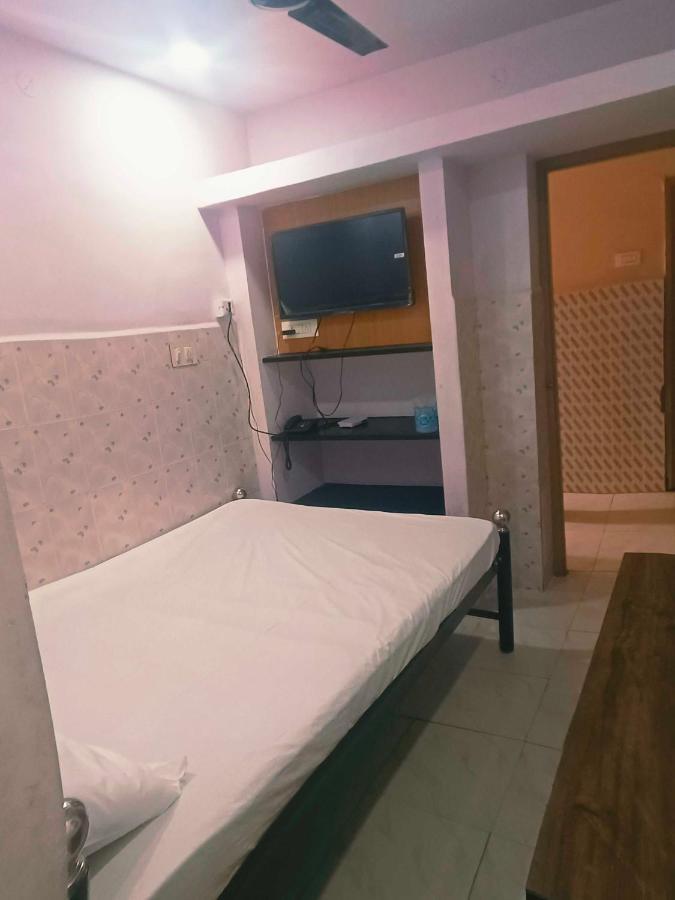 Spot On Sri Krish Hotel 韦洛尔 外观 照片